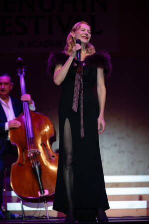 raphael_fauxrfx_0385.jpg raphael_fauxrfx_0385.jpg