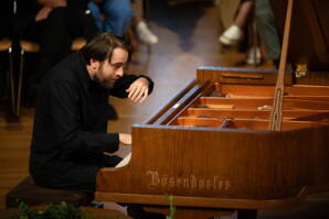 2025raphael_fauxrfx_8006.jpg Zoom: 2025raphael_fauxrfx_8006.jpg